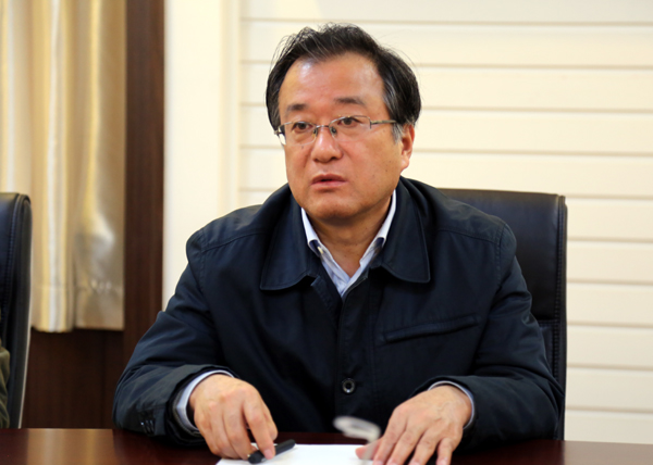 崔智林校长主持