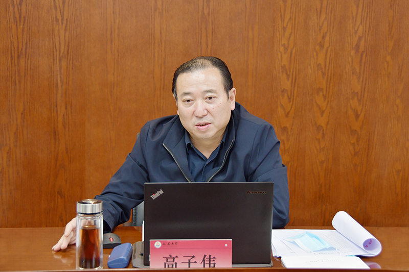 高子伟校长讲话相关同志作会议交流发言会场